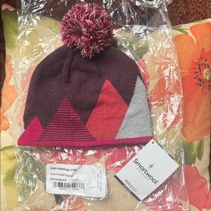 Smartwool posh powder Beanie woodsmoke pomegranate Pom Pom merino wool o/s NEW